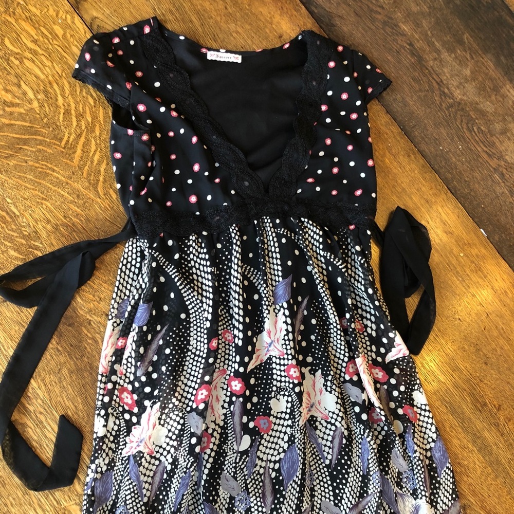 Forever 21 floral dress size small